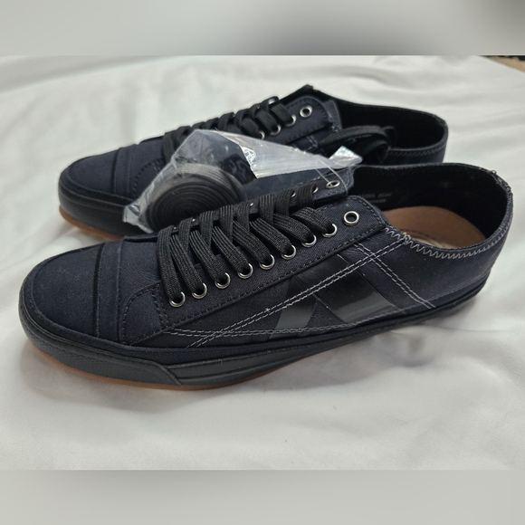 P.F. Flyers sandlot black low top sneakers New with extra laces size W8.… - Picture 8 of 15